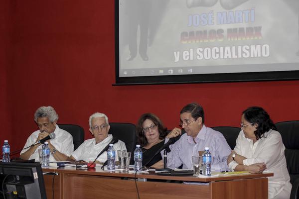 Jos� Mart�-Carlos Marx y el Socialismo en Cuba